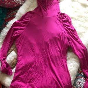 Long sleeve turtleneck, thin material. NY and Co.